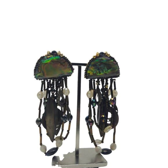 Handmade Green Vintage Beaded Shell Dangle Clip-On Earrings | Circa 1980s/1990s - Picture 2 of 6